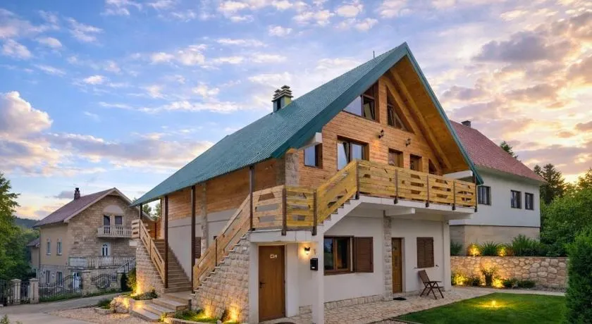 Monte Pino Lux Apartments - Image 1