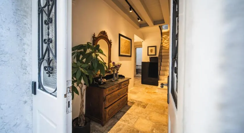 Zuviteo Residence - Image 1