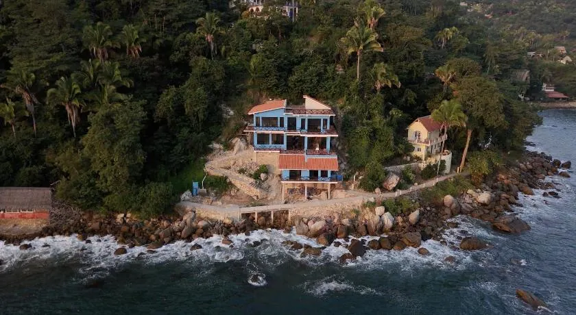 Casa Azul, Oceanfront Estate with Rooftop Deck - Image 1
