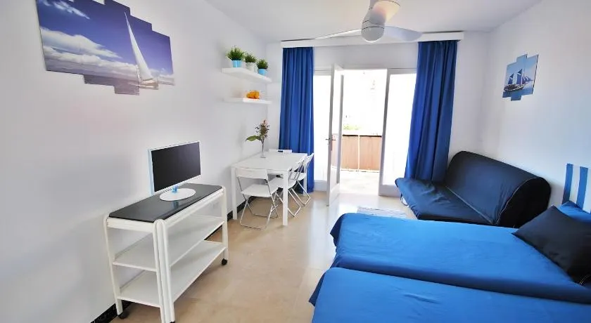 Beachside Studio - Image 1