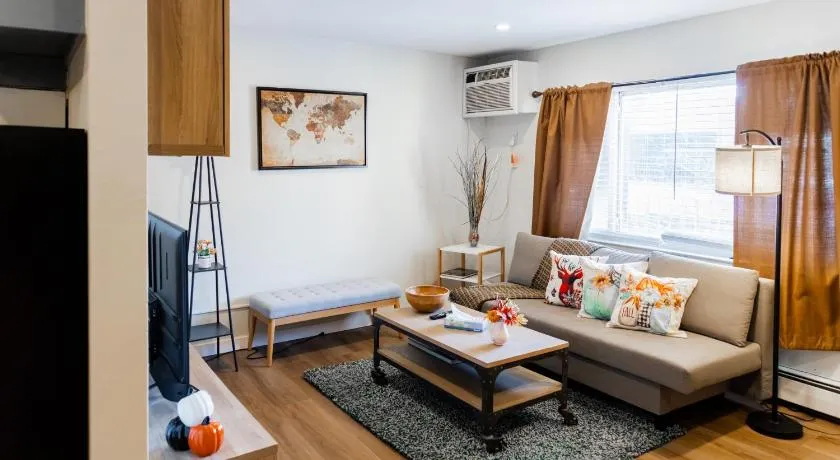 Spacious 2-Bedroom Apartment NYC-10 mins away - Image 1