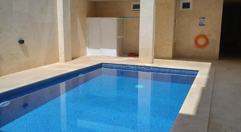Modern Rooms with Ensuite and AC - Sea View and comunal Pool - Image 1