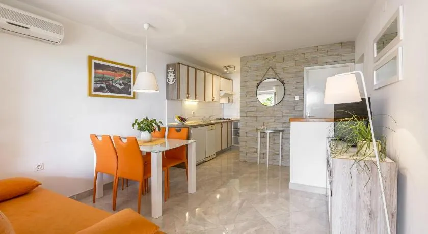 Apartments Mate - Image 1