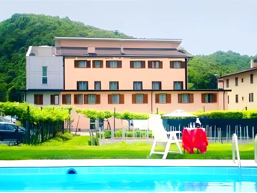 Albergo Miralaghi - Image 1