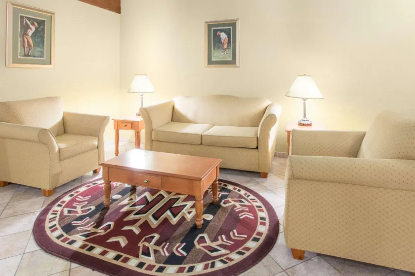 DAYS INN SHEBOYGAN/THE FALLS - Image 1