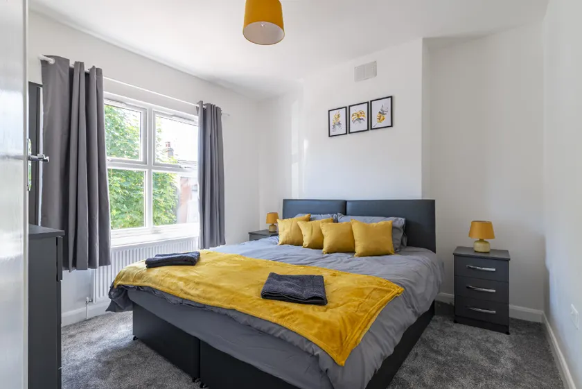 Spacious 3 Bed House Close to Southend Pier - Image 1