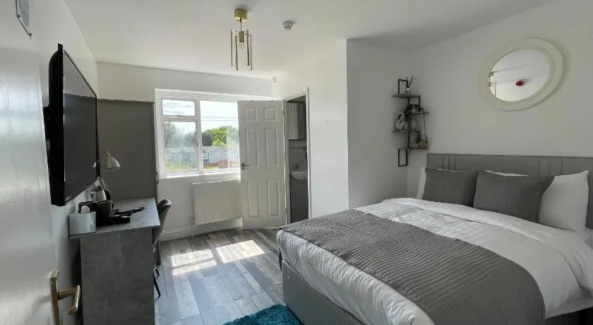 Isabella Rooms - Image 1