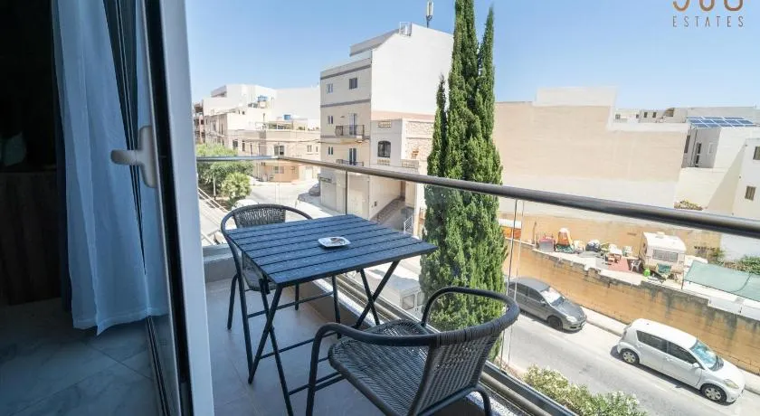 Spacious 1BR home with comfortable bed with WIFI & AC - Image 1