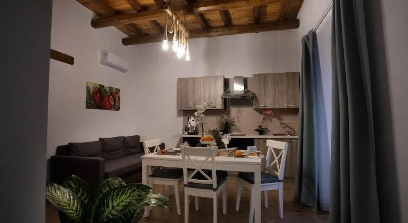 Rosso Corallo - Image 1
