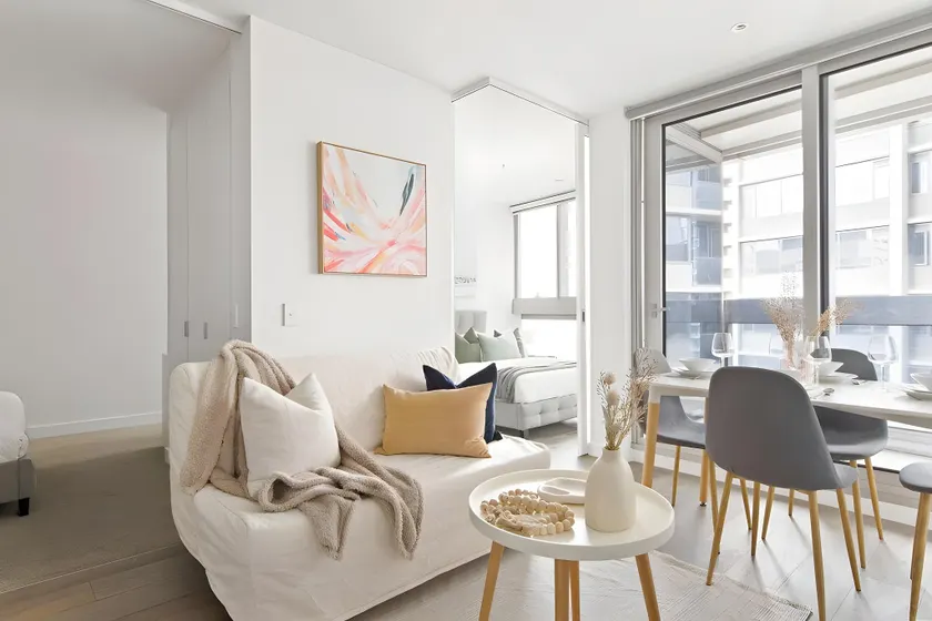 Modern 2BR Apartment Near to Southern Cross - Image 1
