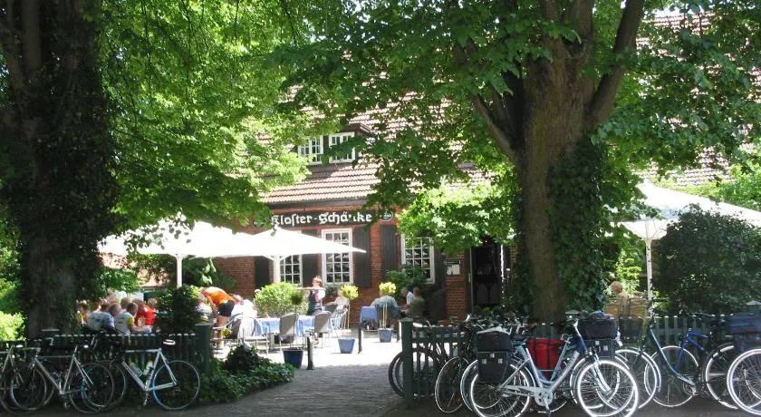 Klosterschänke Hude Hotel Ferienwohnungen Restaurant Café - Image 1