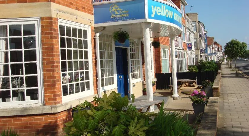 Yellow Mountain Hotel - Image 1