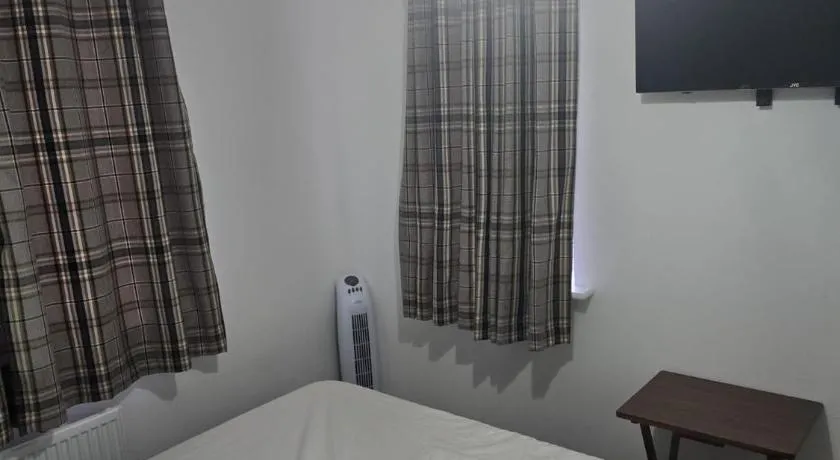 Kissingers Lodge - Image 1