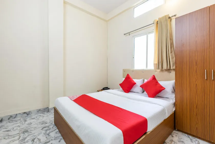 OYO Flagship 35815 Hotel Gulab Inn - Image 1