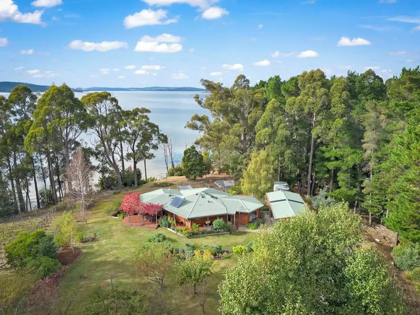 Blissful Birchs Bay - Gorgeous 3 Bedroom House - Image 1
