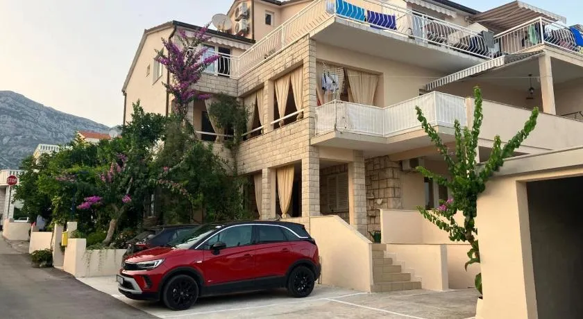 Apartmani Fani 2 min walking from sea - Image 1