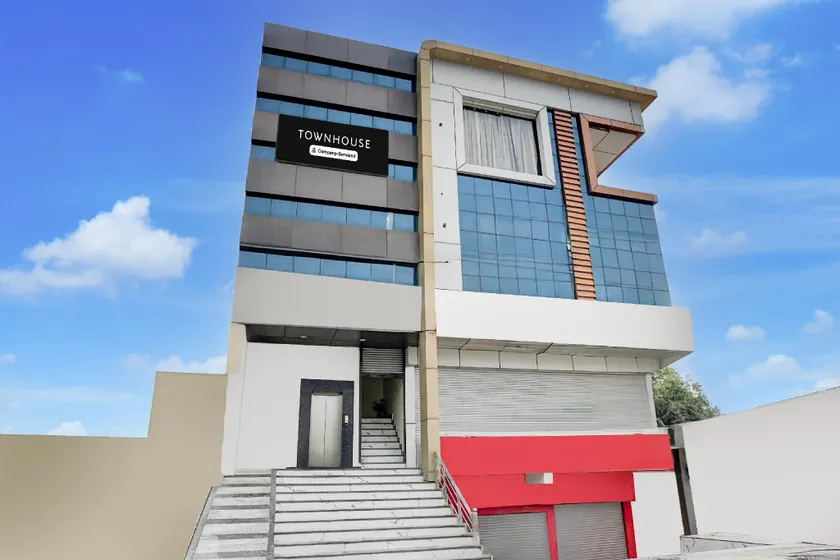 Super Townhouse Narholi Bridge Mathura - Image 1
