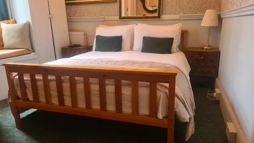 Kings Boutique Hotel - Image 1
