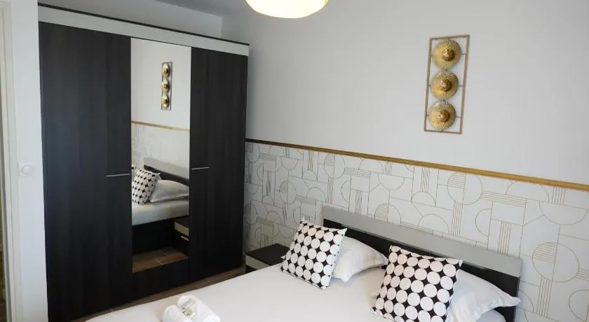 Fiesta Apartment - Image 1