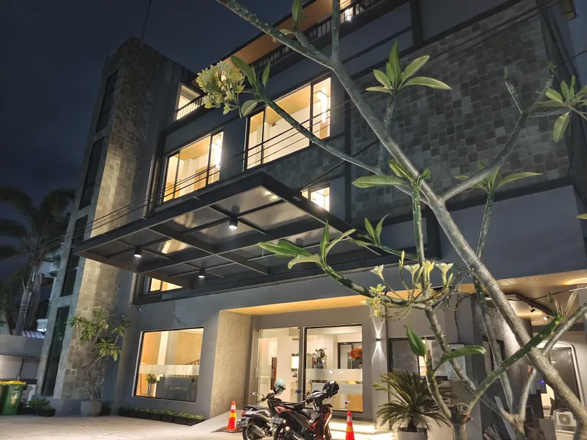 THE MOLAS HOTEL by Puri Chorus - Image 1