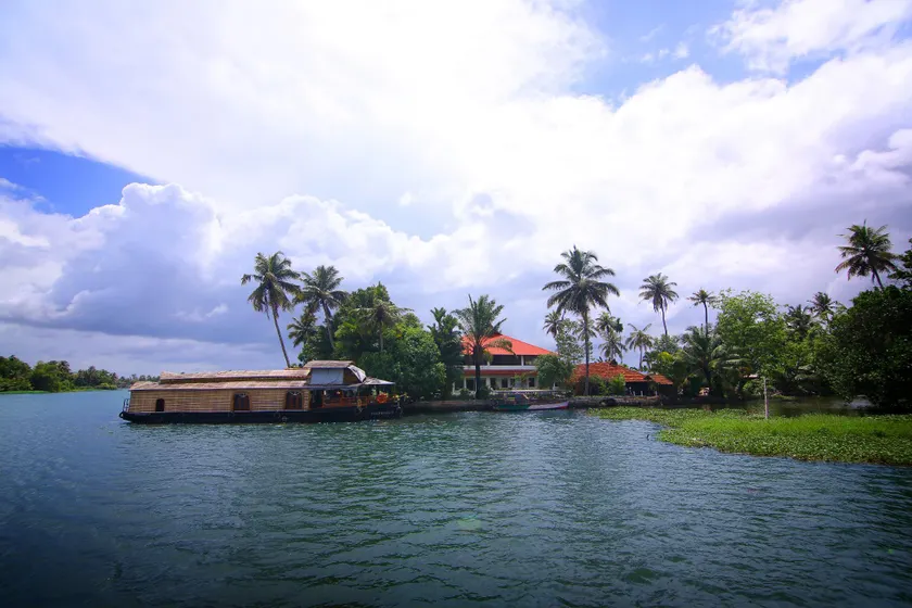 Green Palace Ayurveda Resort - Image 1