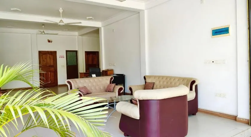Trinco Salom Rooms & Restaurant - Image 1