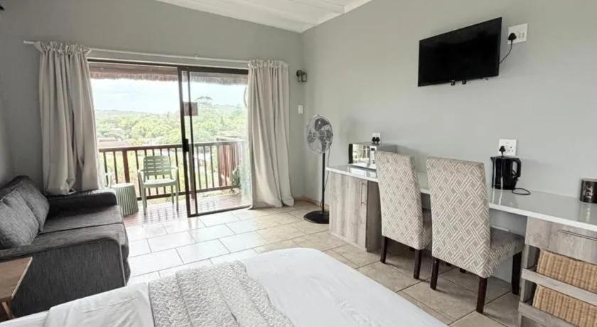 The Hide on 37 Flamingo - Image 1