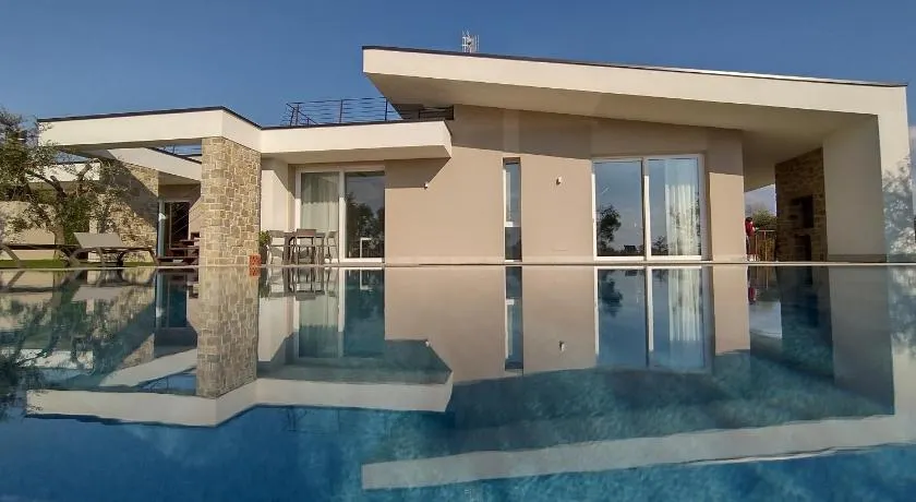 La Rondinella Apartments - Image 1