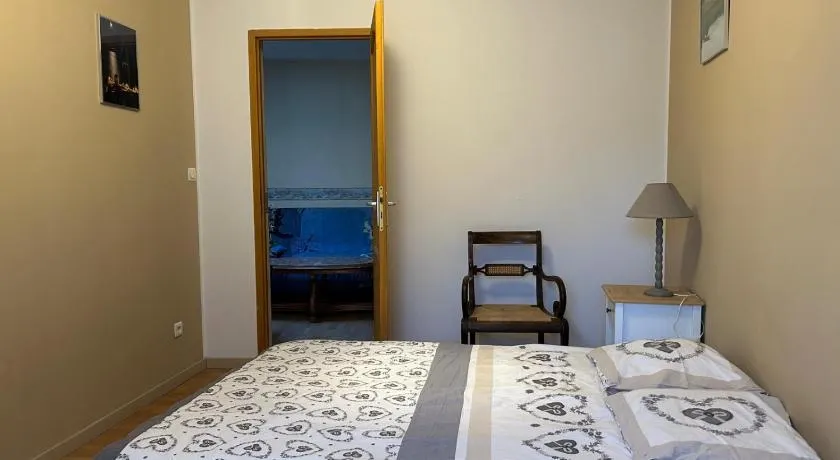 2 Chambres dans maison typique - Image 1
