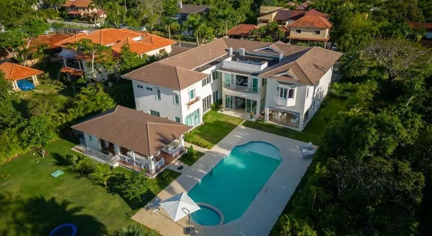 Casa de Campo Luxury Villa with private Pool & Jacuzzi, Near Beach, Marina, Golf, Restaurants & Altos de Chavon - Image 1
