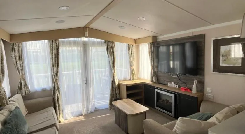 Luxury 3 bed swift home - Image 1
