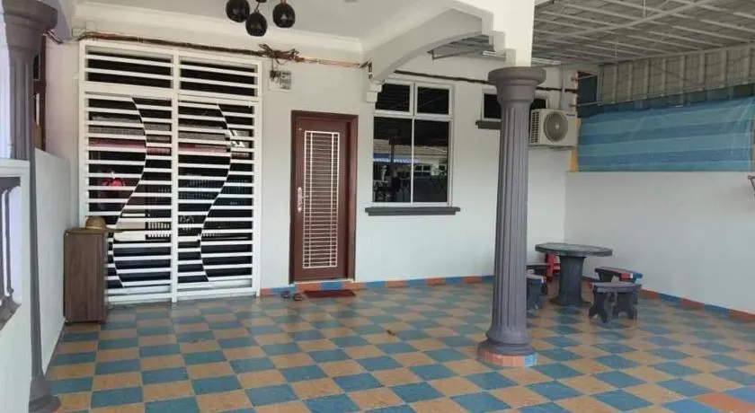 Home stay taman puteri - Image 1