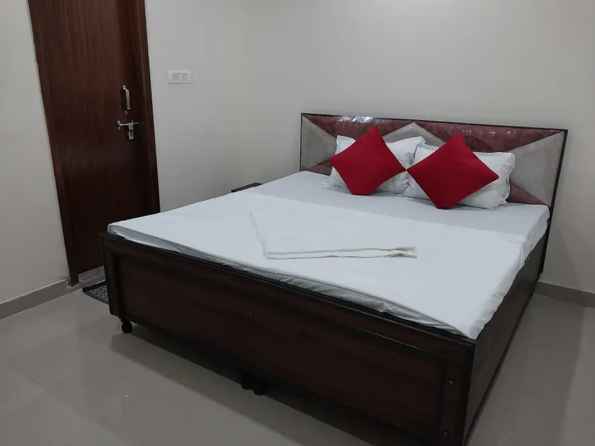 Hotel O Manish - Image 1