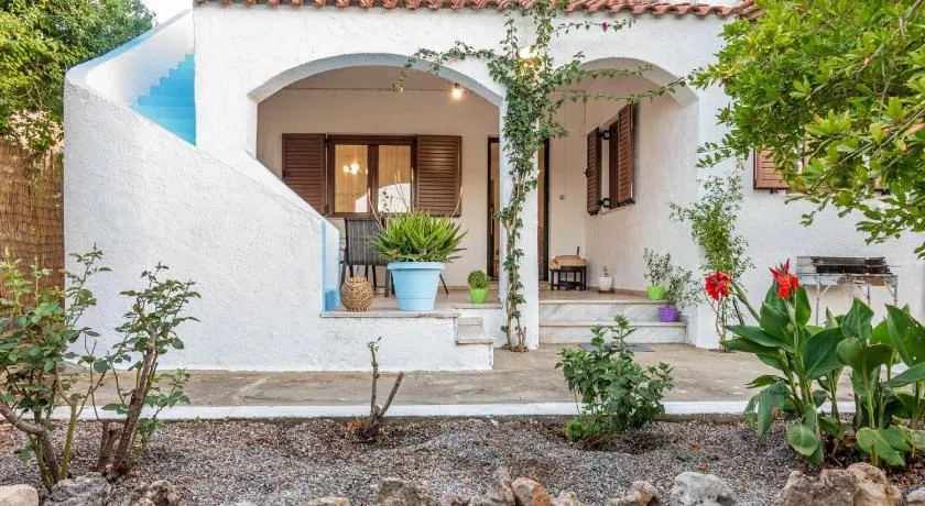 Elias Maro House - Image 1