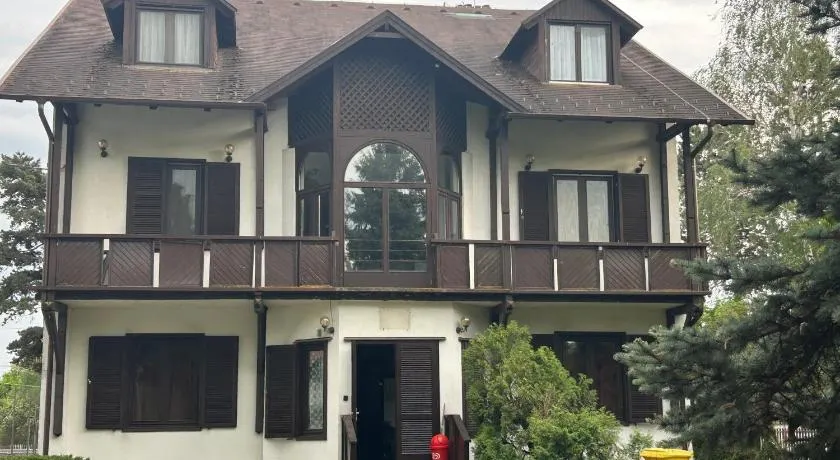Fenyő Liget Vendégház - Image 1