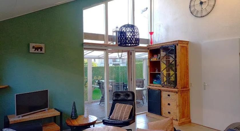 Vakantiewoning met serre en airconditioning - Image 1