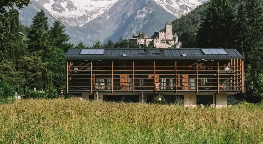 OVINA`s HAUS - Image 1