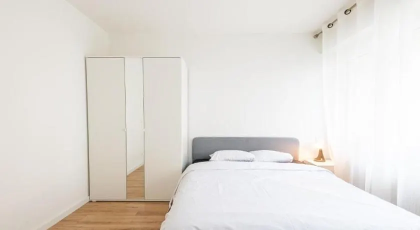 M050-53 Jolie chambre en colocation - Image 1
