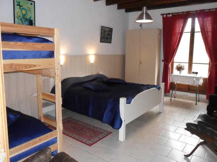 Comfortable holiday home with spacious garden - Image 1