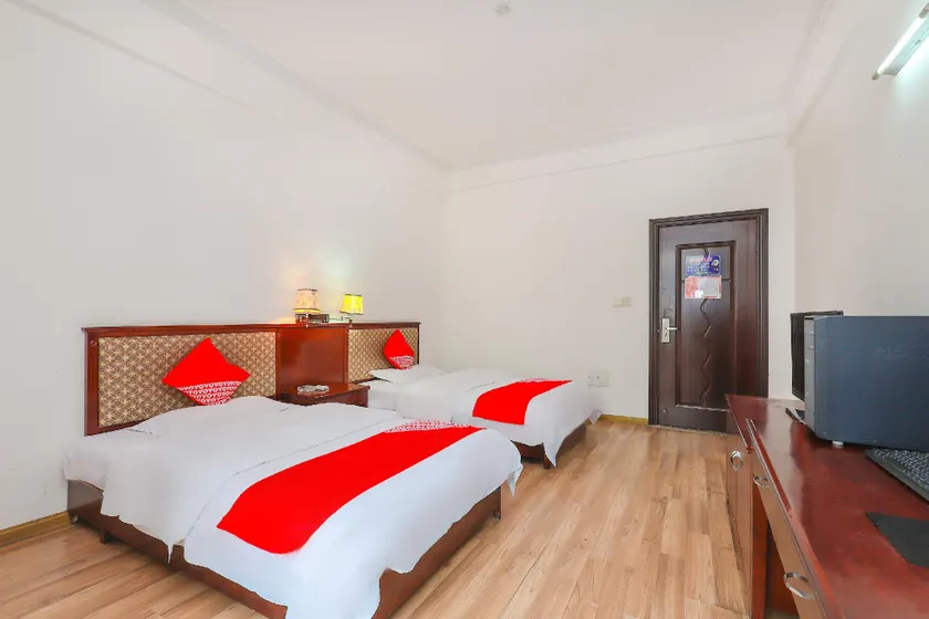 OYO Haichuang Business Hotel - Image 1