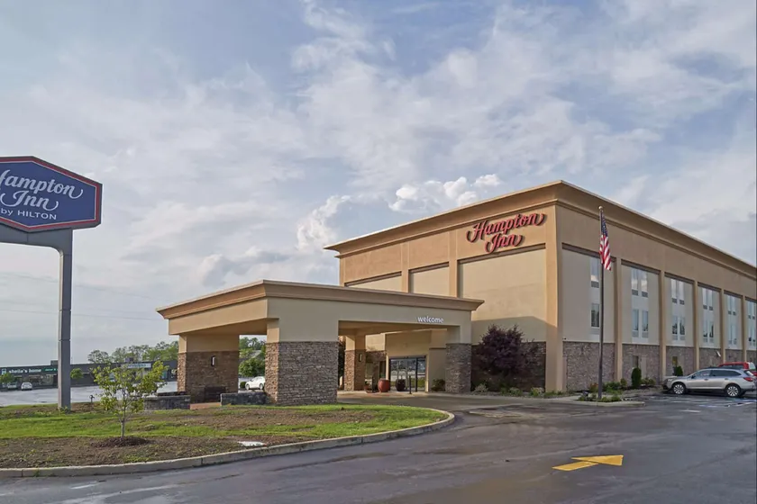 Hampton Inn Uniontown - Image 1