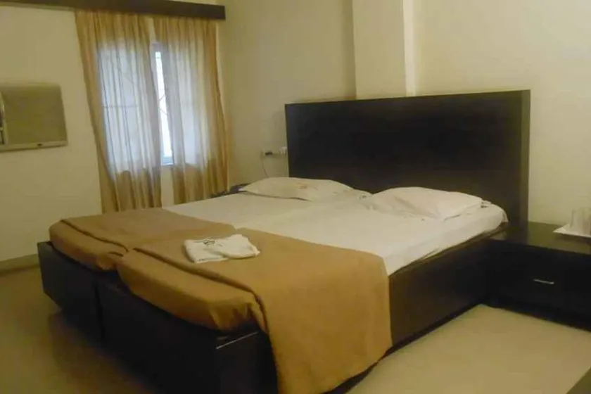 Hotel Airlines - Image 1