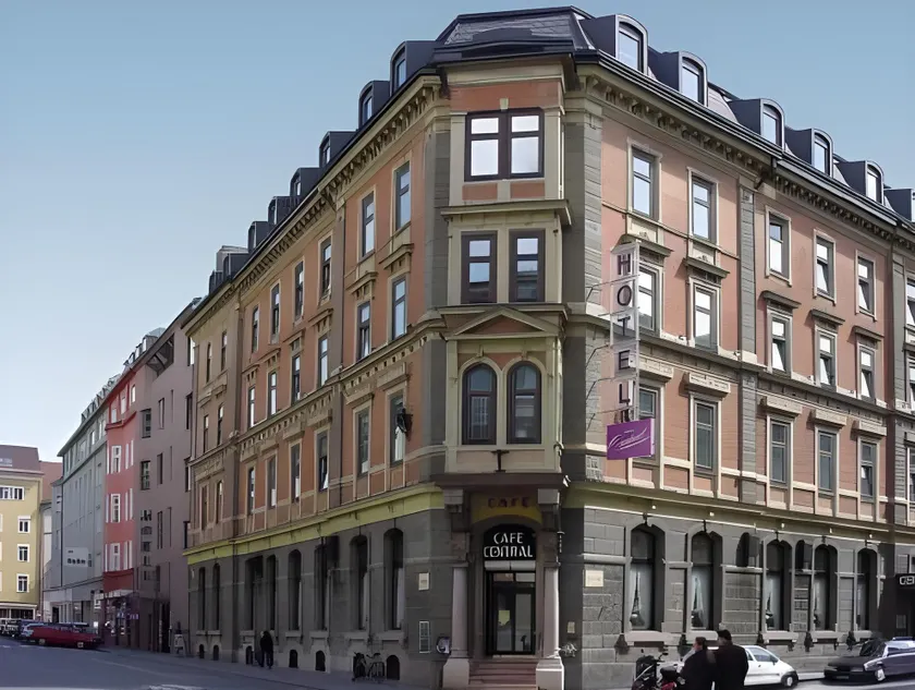 Hotel Central - Image 1
