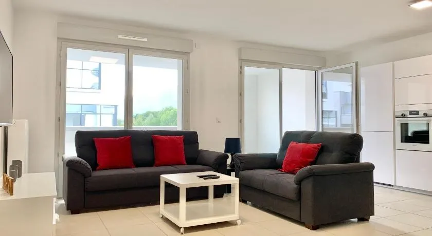 #AV The Ladybug Terrace Tout équipé - Image 1
