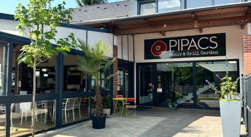 Pipacs Panír & Grill Garden Vendégház - Image 1