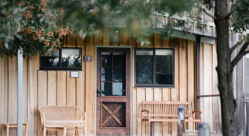 Bundaleera Vineyard and Farm Stay - Image 1