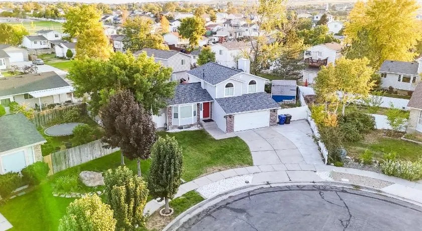 Newly Renovated 5 BR 3 Bth in SLC - Image 1
