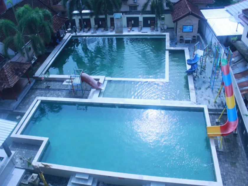 Grand Madani Hotel - Image 1