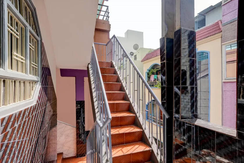 Hotel O Sai Ganesh Deluxe Lodge - Image 1