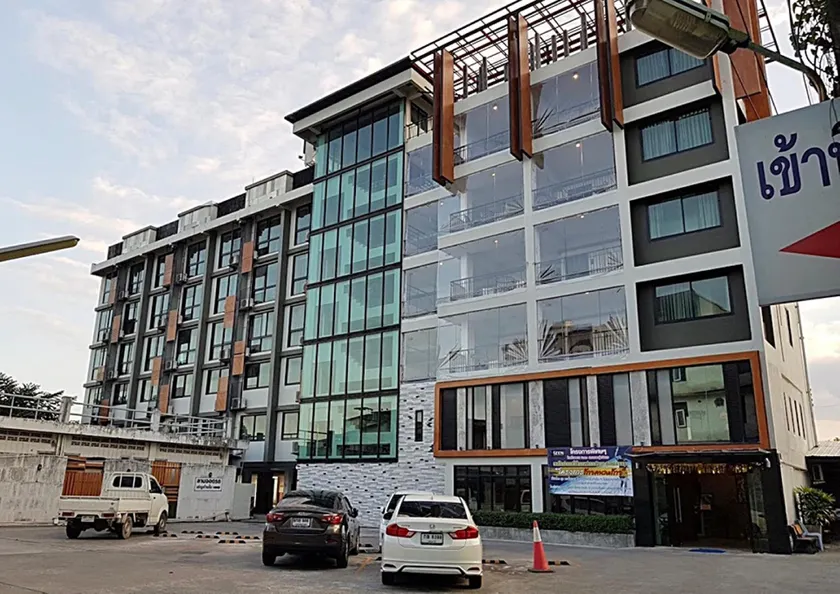 Izen Budget Hotel & Residence - Image 1